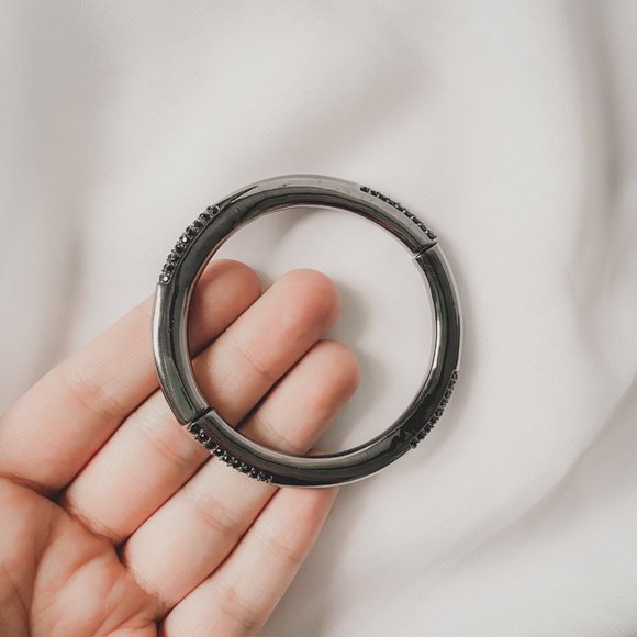 Monet Gun Metal Hematite Tone Black Rhinestone Stackable Bangle Stretch Bracelet - Picture 5 of 8